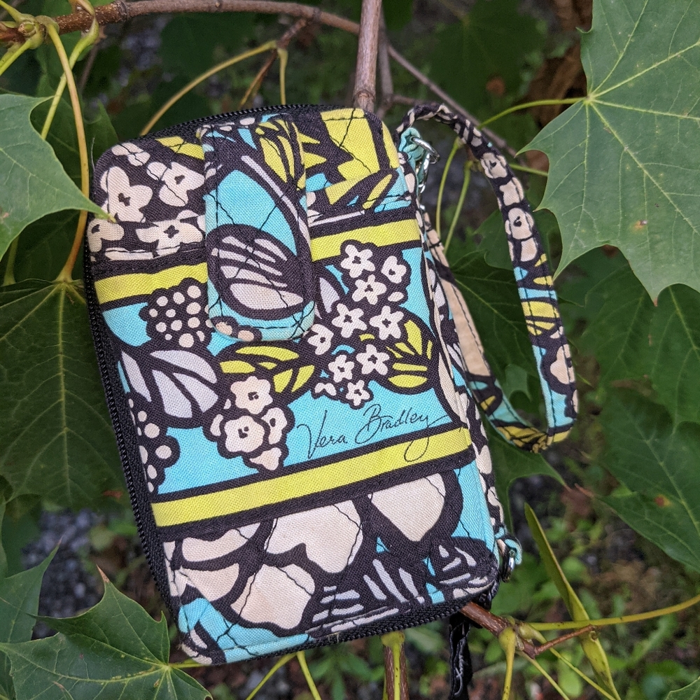 Donating Soon! VERA BRADLEY Wristlet in White Green and Blue Floral Pattern